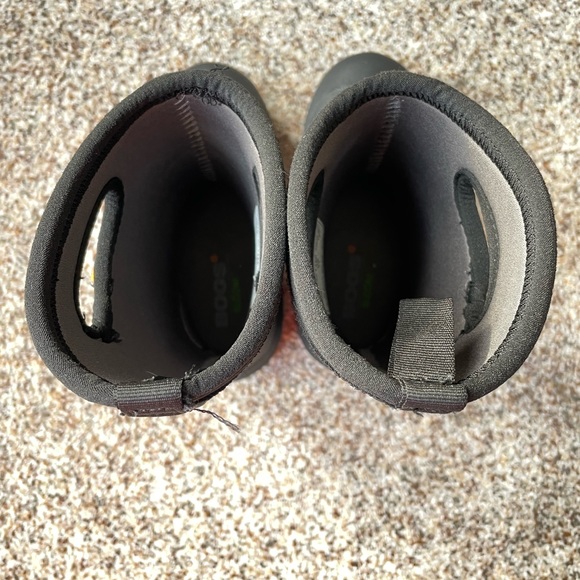 Bogs Kids Winter Boots, Black Leopard Print, Size 11 - Picture 4 of 6